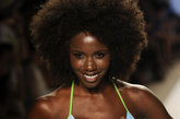 2012迈阿密泳装时装周。Diesel 品牌秀场，模特演绎新季热辣泳装。