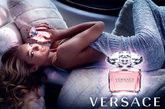 南非著名模特Candice Swanepoel拍摄 Versace香水广告。