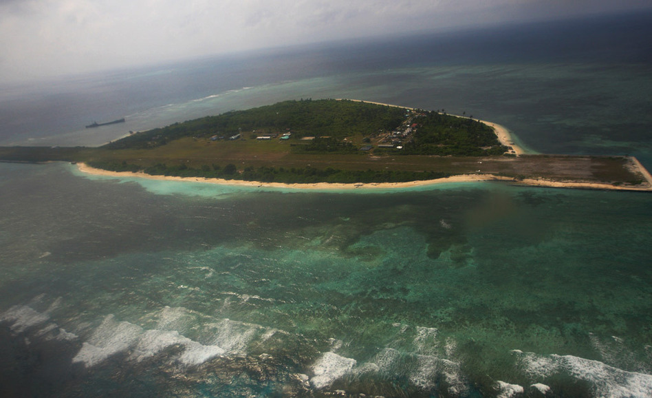 菲律宾国会议员登上南沙中业岛宣誓主权
