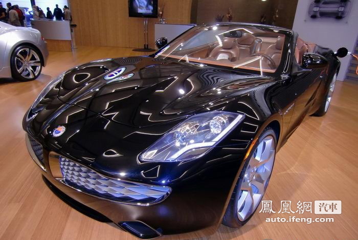 李奥纳多获得第一部Fisker Karma电动跑车