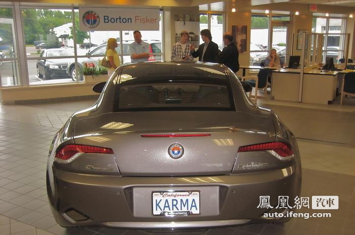 李奥纳多获得第一部Fisker Karma电动跑车