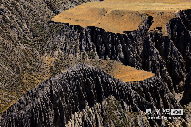 穿越沟壑纵横的萨拉乌苏大峡谷见证岁月的沧桑