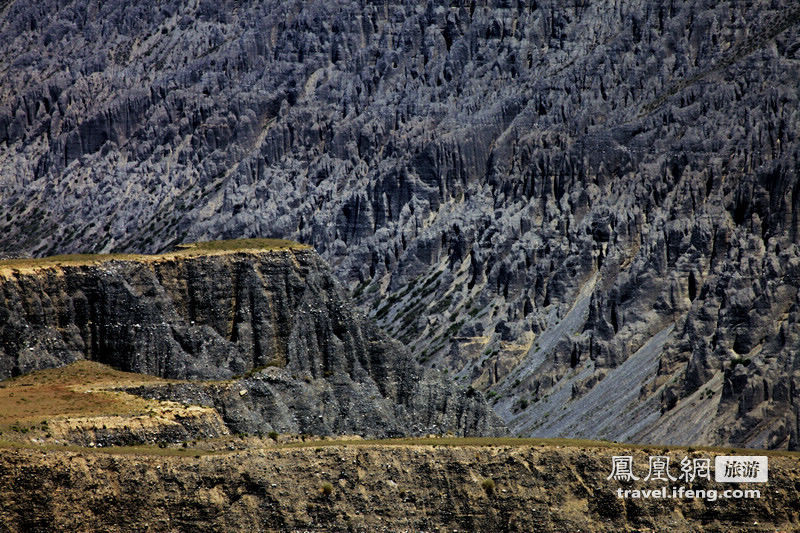 穿越沟壑纵横的萨拉乌苏大峡谷 见证岁月的沧桑痕迹