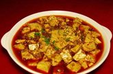 第五道：麻婆豆腐 Ma Po Bean Curd

可能没有哪个菜系能像四川菜那样把辣用到极致。川菜目前的地位也就因为一个辣字。西餐自然没有办法超越，外国人只有边吃边赞叹的份儿了。