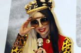 二是全身只要一件豹纹单品就够了，多一件你就会成为被人讥笑的“潮流艳俗者”。图：Lady Gaga