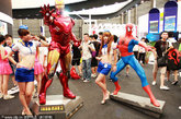7月28日至7月31日，第九届中国国际数码互动娱乐展览会即2011年ChinaJoy在上海拉开帷幕。展会内容丰富多彩，涵盖了包括新游戏及周边产品发布、真人Cosplay表演、高峰论坛等，已成为中国游戏娱乐产业高速发展的一大缩影。 其中最受欢迎的要数，各个展商带来的showgirl，身着火辣性感服装，给宅男带来夏季的清凉风。

