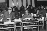 1977年3月，粟裕（前右）同聶榮臻（前左）等在中央軍委擴大會議上。