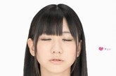 日本女子团体AKB48以自己的敬业态度为我们带来全新创意的彩妆图片，这次的彩妆是完全几近于裸妆的效果，妆容效果也都是非常的清淡，这46款妆容完全日本女子团体AKB48以自己的敬业态度为我们带来全新创意的彩妆图片，为我们展示的是我们在接吻的时候给对方留下最深刻的好印象的妆容，看看接吻写真这些妆容都是怎样打造以及效果吧。 
