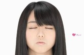 日本女子团体AKB48以自己的敬业态度为我们带来全新创意的彩妆图片，这次的彩妆是完全几近于裸妆的效果，妆容效果也都是非常的清淡，这46款妆容完全日本女子团体AKB48以自己的敬业态度为我们带来全新创意的彩妆图片，为我们展示的是我们在接吻的时候给对方留下最深刻的好印象的妆容，看看接吻写真这些妆容都是怎样打造以及效果吧。 
