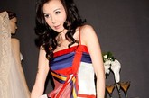 42岁萧蔷穿热辣短裙。