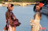 西班牙塞维利亚举行的一场时装秀，模特们展示弗拉明戈风格的服装。(图片来源：中国网)