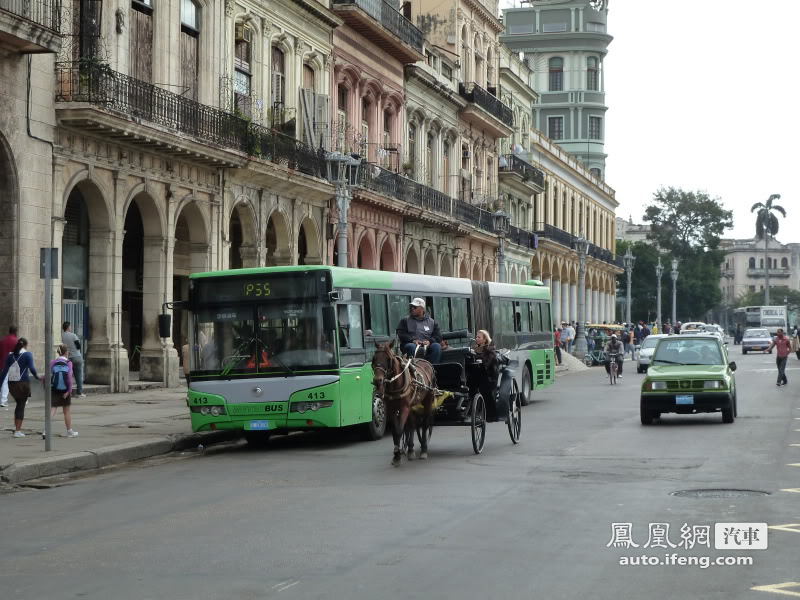 中国客车遍布古巴 西方游客惊讶其现代化