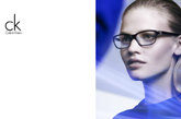 　CK by Calvin Klein2011秋季广告大片选择Lara Stone和刘雯作为主角，以一种未来主义的视角展现了2011秋季系列的风范。摄影师Craig McDean的镜头前，模特们以一丝不苟的后梳直发和严谨的流线剪影展现出品牌特有的高贵典雅。刘雯虚镜头的面孔特写给整个广告大片带来一种异常妩媚的未来主义质感。