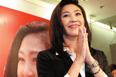 泰国议会选举新一任总理，来自为泰党的唯一候选人英拉·西那瓦不负众望，成功当选为泰国第二十八任总理，也成为泰国历史上首位女总理。这位总理有着强大的气场，黑色西服配上白色衬衣更显干练。
