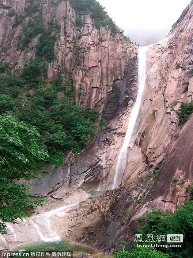 走进朝鲜金刚山 一窥重重看护之下的美景