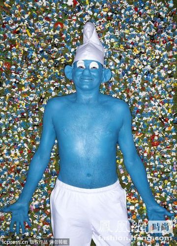 收藏1200个“蓝精灵” 创吉世界纪录