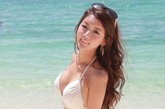韩国嫩模也走丰满路线，推出海滩比基尼写真尽显好身材，阳光沙滩清爽一夏。