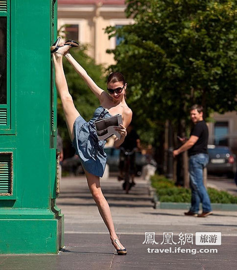 快乐无处不在 圣彼得堡街头的舞者们