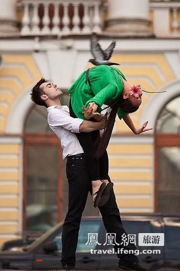 快乐无处不在 圣彼得堡街头的舞者们