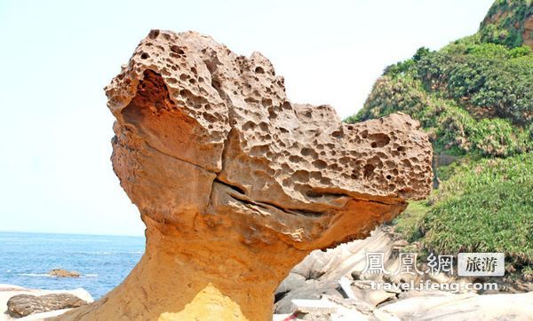 台湾野柳珍奇地形 看风吹成的女王头