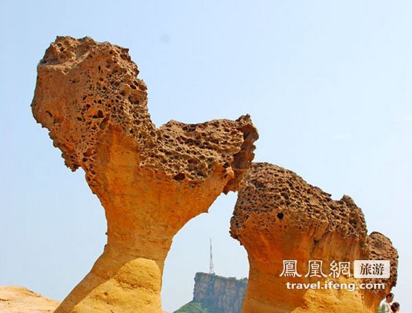 台湾野柳珍奇地形 看风吹成的女王头