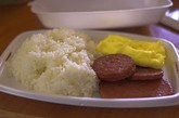 夏威夷豪华早餐 供应地点：夏威夷

好吧，夏威夷确实不能归入世界范围，但它可是麦当劳豪华套餐的发源地。 你想要半生的蛋还是全熟的蛋？也有米饭或者葡式烤肠供应——可是，抱歉 了，不会有弗雷德·汤林森在你吃饭时卖唱。
