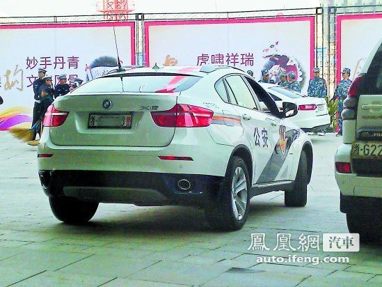 广西南宁再次惊现宝马警车 有图有真相