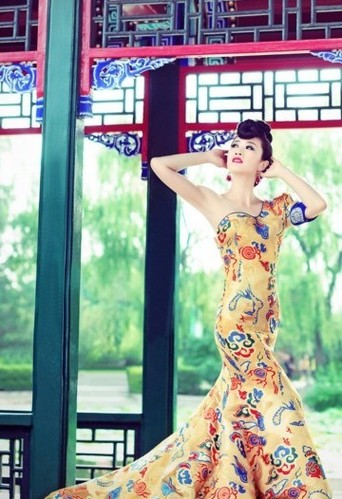 芙蓉姐姐龙袍写真叫板范冰冰 火辣性感挑战中国风 
