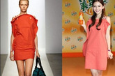 Angelababy穿着宝缇嘉(Bottega Veneta)2011橘色连身裙为某汽水做代言。一片式的剪裁别具新意，粉嫩的颜色让装扮更显亮眼。