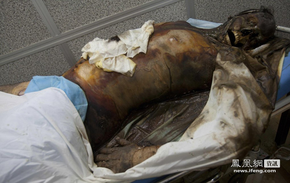 卡扎菲军营仓库发现50具烧焦尸体