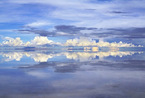 童话中的天空之镜：南美洲乌尤尼盐沼
