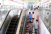 在南京地铁2号线学则路站，一段可“弹”出美妙音乐的地铁楼梯向市民开放。据悉，这段楼梯采用人体感应器作为信号接收装置，当有人经过时，感应器接收人体信号，发出一个电子信号给发声电路，再由扩音器发出悦耳的钢琴声。南京地铁音乐楼梯倡导市民减少使用电梯，绿色低碳出行。