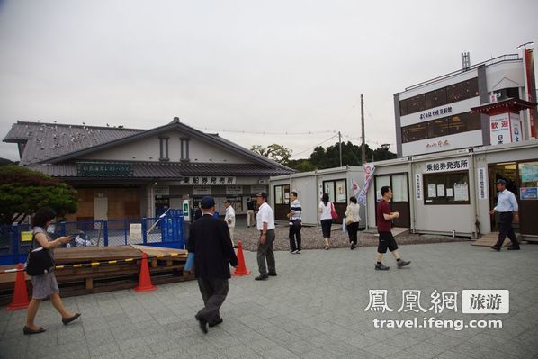 日本松岛游轮出海 海鸥相伴