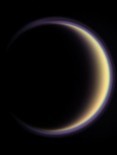神奇土星可随意变色 五彩斑斓真假难分(图)