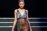 2011年亚洲超级模特大赛于在广西南宁举行。在决赛第一场，各国超级模特身身着中国旗袍，展现曼妙中国风，为观众奉献时尚盛宴。