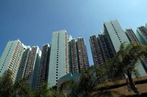 香港天水、屯门、元郎位于香港的西北，那里有100多万人，很多人都是居住香港政府的廉租房。