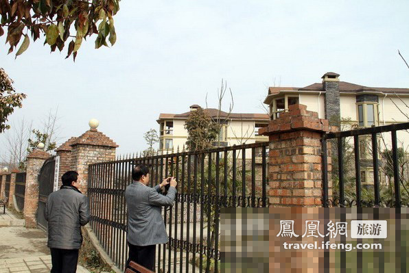 文强豪宅已成当地旅游“景点”