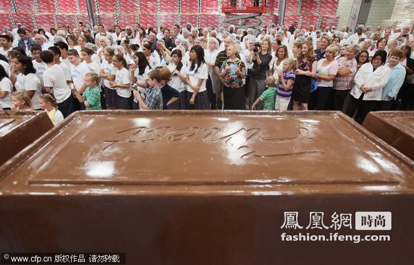 惊叹 世界最大巧克力重量超5吨