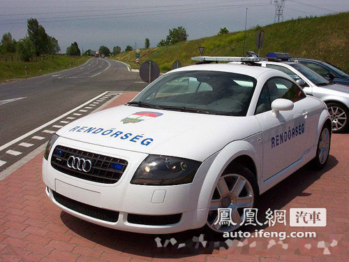 阿联酋的亮丽兰博基尼警用跑车