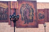 火车站前的10月革命壁画