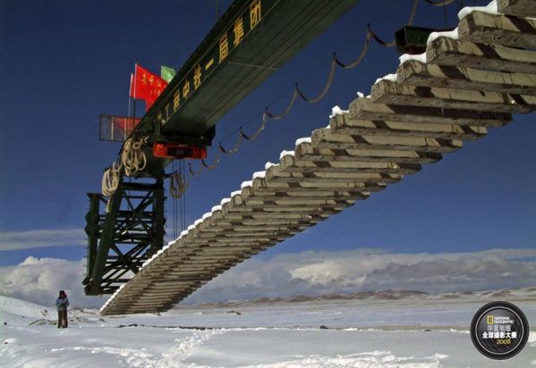 图片故事：青藏铁路建设者们的艰辛与痛苦