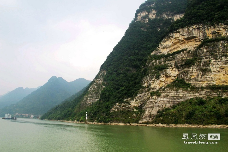 凤凰旅游达人长江贰号豪华体验