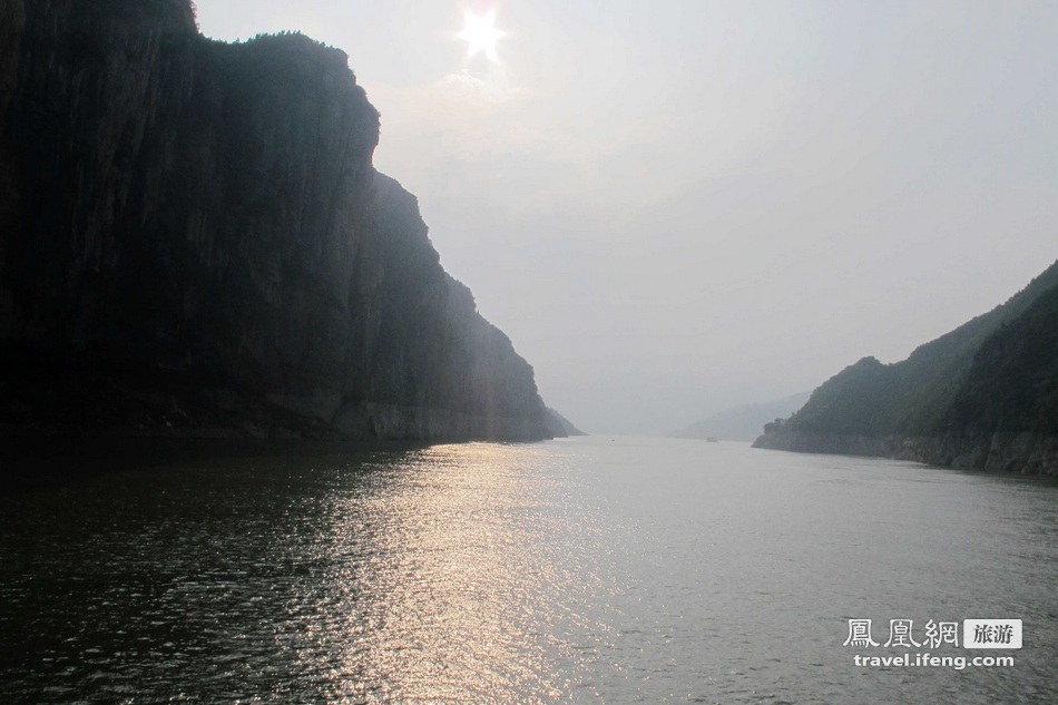 凤凰旅游达人长江贰号豪华体验