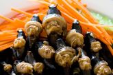 蜗牛所含的特效蛋白十分有益于儿童的智力开发。蜗牛性寒、味咸、清热解毒、消肿软坚、蜗牛肉和卵在医药上能治多种疾病。