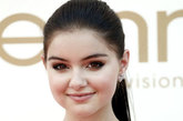 13岁的小明星阿芮尔·温特（Ariel Winter），这位90年代末出生的女星也开始红毯抢镜。