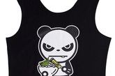 设计师：吉吉  品牌：HIPANDA
作品介绍：吉吉的无边无际的玩乐态度在他的作品上一览无遗。在BNC一周年之际，吉吉特别设计了这款端着一碗满满的薄荷、糯米、葱形象的Hi-Panda玩偶T恤，憨态的身形，酷酷的眼神，让人看了过目不忘！