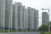 郑州新区的高层住宅楼-空空如也。