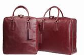旅行包是Prada2011秋冬男装系列中的主要配饰，灵感来自飞行员们使用的旅行包。