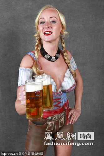 慕尼黑啤酒节 美女疯狂人体彩绘吸睛