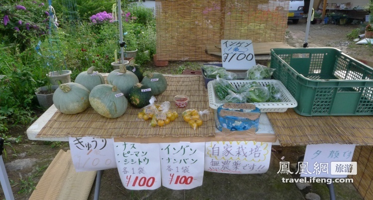 实拍日本农村SUV用来务农 菜摊无人收费